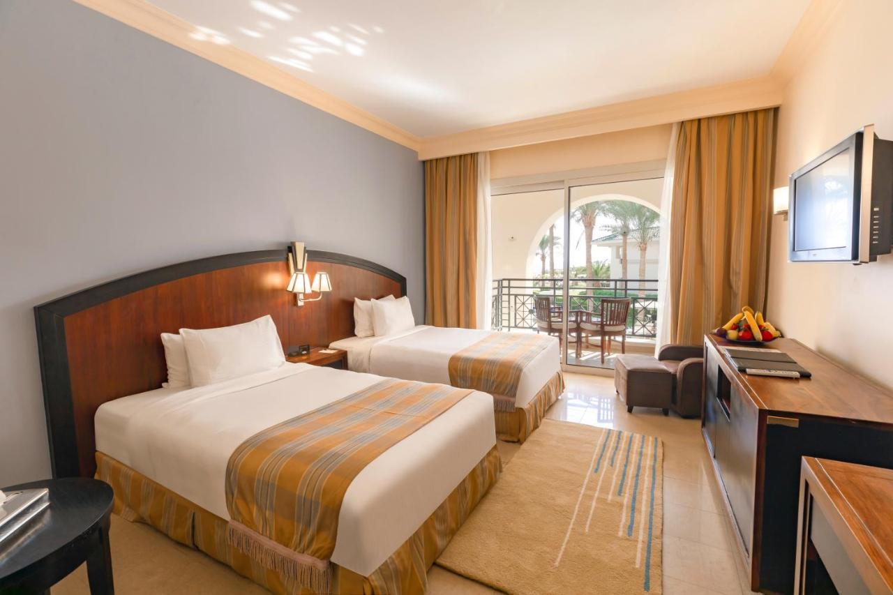 Stella Di Mare Beach Hotel & Spa Шарм-эль-Шейх Экстерьер фото A room at the Hilton Sharm El Sheikh