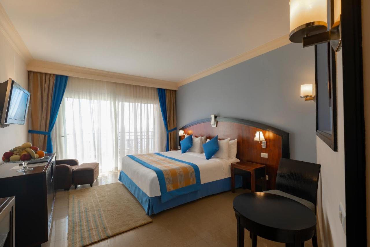 Stella Di Mare Beach Hotel & Spa Шарм-эль-Шейх Экстерьер фото A room at the hotel